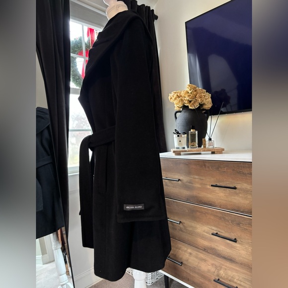 Ellen Tracy Elegant Black Coat - Picture 7 of 13